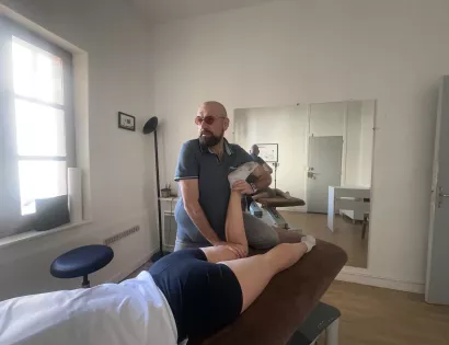 Kin&eacute; &agrave; Toulouse Compans &ndash; Pablo Louis en s&eacute;ance de r&eacute;&eacute;ducation manuelle